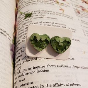 NWT handmade heart stud earrings